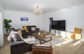 Modern Aurora Retreat 5b4b w/Basketball Court - Image 3