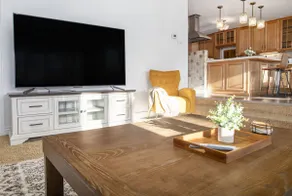 Modern Aurora Retreat 5b4b w/Basketball Court - Image 4