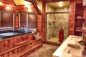 Kalli's Luxury Retreat- Unique Couple's Cabin - Image 5