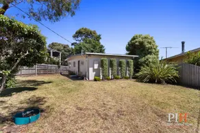 Charming Pet-Friendly Retreat with Fire Pit - Image 2