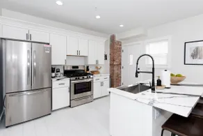 New! Adjoining Suites - Sleeps 12! - Image 5