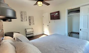 The Traveler On Main - Suite 1 - Image 3