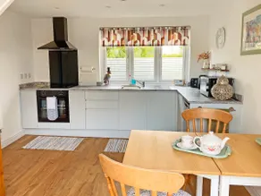 Cartwheel Cottage - Image 2