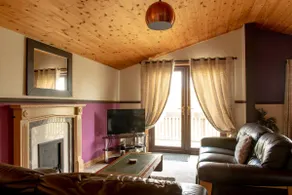 Harvest 13 Lodge - Yellowtop Country Park - Hot Tub - Yorkshire - Image 3