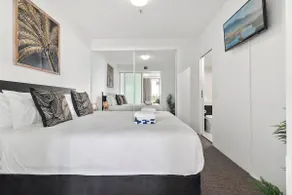 Luxe Retreat I Cairns I Gym, Sauna, prime Location - Image 4