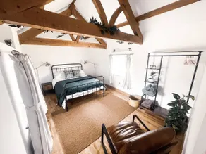 The Retreat Cornwall holiday home with wood fired hot tub - Image 2