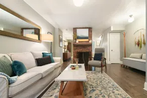 Off-Street Parking, King Bed, Amazing War Streets! - Image 4