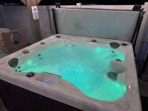 Casa Retreat – Hot Tub, Games & Sleeps 16 - Image 2