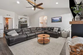 Casa Retreat – Hot Tub, Games & Sleeps 16 - Image 3