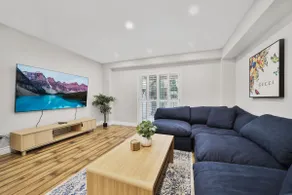 Modern Toronto Townhome by the Lake - Free Parking - Image 4