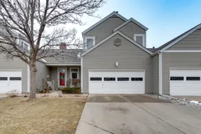 12 Mi to DIA: Cozy Denver Townhome w/ Fireplace! - Image 3