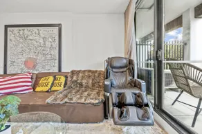 StayAU Modern 2BR Townhouse w/ pool - Image 3