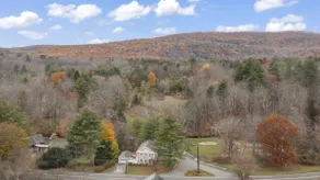 Exceptional Stockbridge Retreat - Image 2