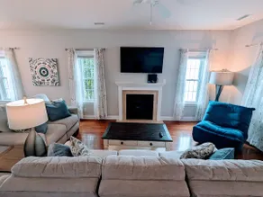 4 BR / 2.5 BA / VIP Beach Parking/ Single Family - Image 3