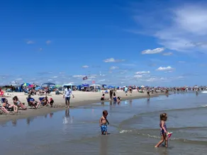 4 BR / 2.5 BA / VIP Beach Parking/ Single Family - Image 5