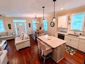 4 BR/ 4 BA/ Single Family - 2 Primary Suites - Image 5