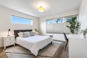 Pristine Townhome with On-Site Parking - Image 5