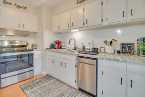 Cozy Lakeview Retreat, Close to Bull Shoals Lake! - Image 2