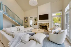Spacious Cottage on Lake Michigan: Stunning Views! - Image 5