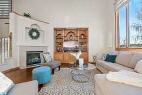 Bright & Spacious 5-BR w/ Ravine Views in Edgemont - Image 4