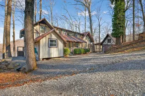 Chestnut Lake Lodge - Image 2