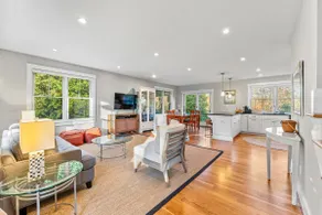 Modern Family Home Walkable to Town - Image 2