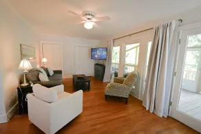 Toccoa River Front, 2br/2ba Wi-Fi- walk to town - Image 3