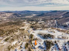 Ski-In/Out Condo with HotTub Sauna & Pool Sleeps 6 - Image 2
