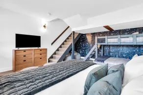 Ski-In/Out Condo with HotTub Sauna & Pool Sleeps 6 - Image 3