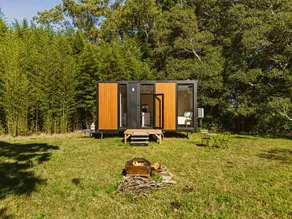 Huntingdon House by Tiny Away - Image 2