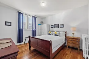 Spacious Downtown Retreat at Ole King Square - Image 2