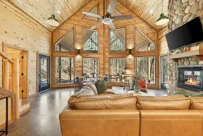 Entertaining Cabin on Creek|Prime Loc|Dogs OK - Image 2