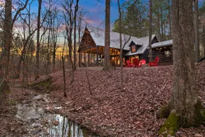 Entertaining Cabin on Creek|Prime Loc|Dogs OK - Image 5