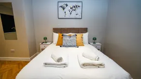 Easy 2 Manage Wisteria House, Heathrow Retreat, Free Parking - Image 4