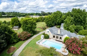 Tranquil Mountain Escape Luxurious 5-Bedroom - Image 2