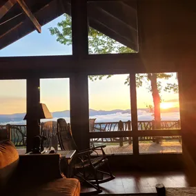 Extraordinary Sunrise and Sunset Mtn. & Lake Views - Image 5