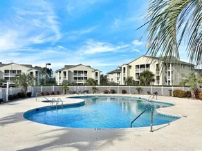 Watch the Yachts Waterway Landing Retreat w Pool - Image 5