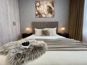 Deluxe 2BR near Romexpo: Private Garden & Parking - Image 2