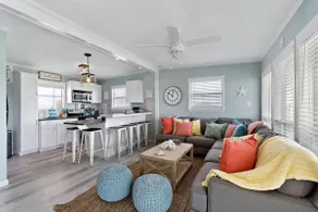Coastal Getaway with Big Yard, Close to Beach - Image 3