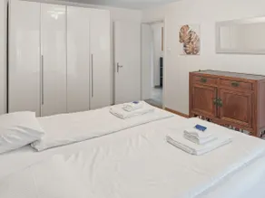 2 BR apartment close to lake - D2 - Image 5