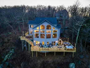 Designer Home w/ Incredible Views, Sleeps 16 - Image 3