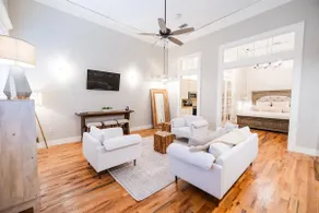 Full Kitchen, Downtown Laurel Walkable, Coffee Bar - Image 3
