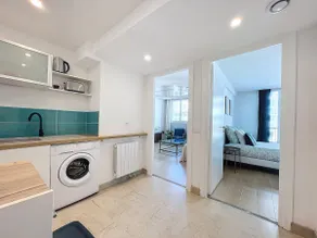 Luxury apartment near train station - Image 5