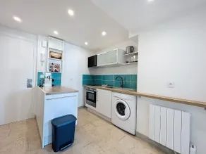 Luxury apartment near train station - Image 4