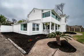 Coastal Oasis - Beautiful Ocean Views Awaits - Image 2
