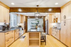 Renovated 2BR Home Near Light Rail & Pike Place - Image 2