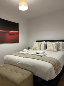 3 Bed Chill Glouc Free Parking - Image 5