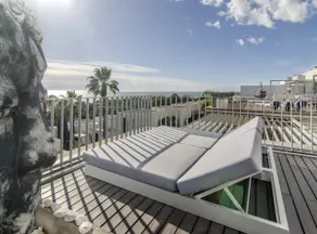 Duplex with pool and sea views - Image 4
