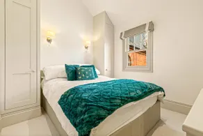 The Emerald - Central Henley, 2 Bedroom House - Image 4