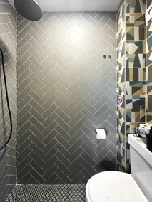 Central | Kitchen | Bathroom | Netflix | Views - Image 5